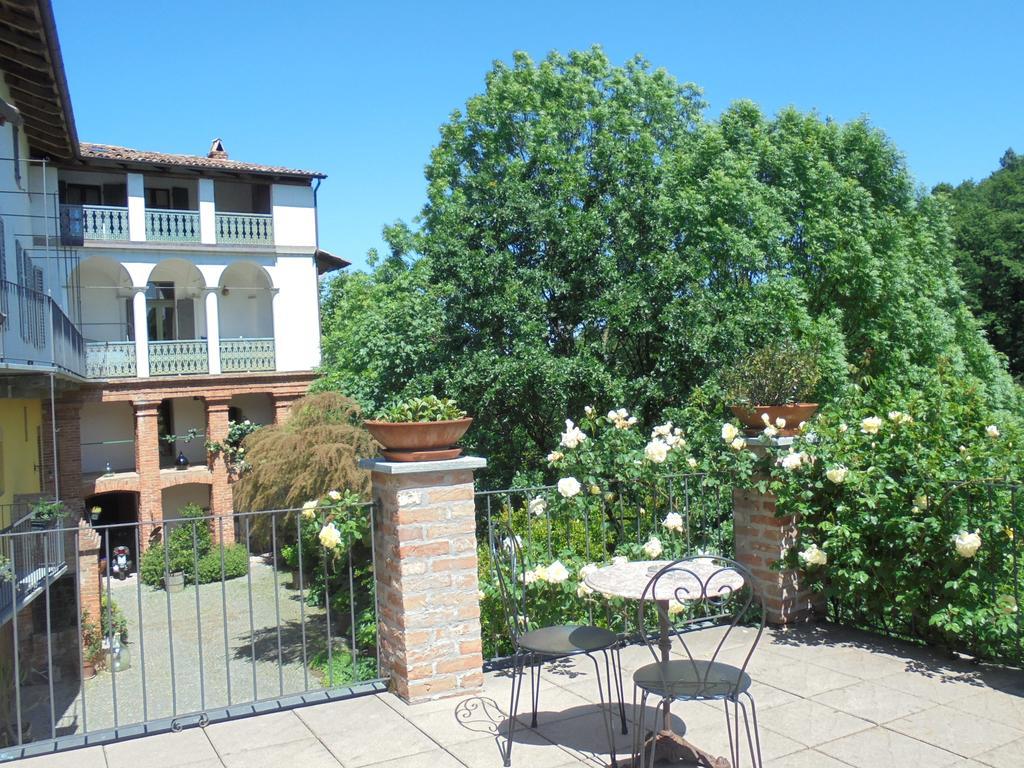 Agriturismo La Terrazza sul Bosco Barolo Esterno foto
